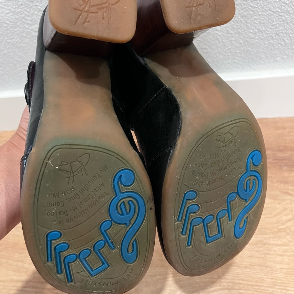 John Fluevog Black Mary Jane Heels with Pink Lining - Picture 9 of 10